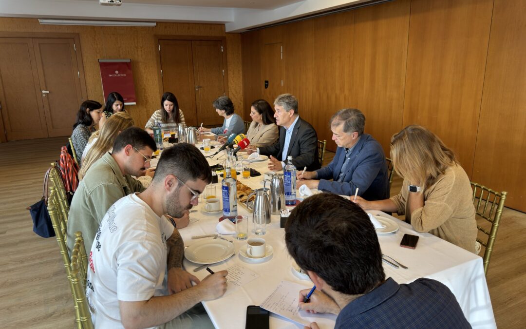 Desayuno con el rector de la UDC